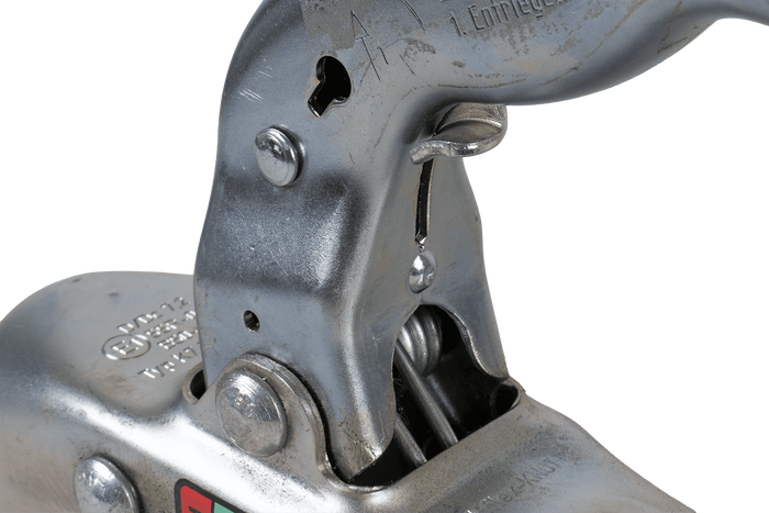 KNOTT K7.5-D ball hitch for a 750kg trailer with a 60mm tubular drawbar